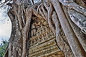 Ta Som temple - east gopura of the third enclosure, detail of the fronton